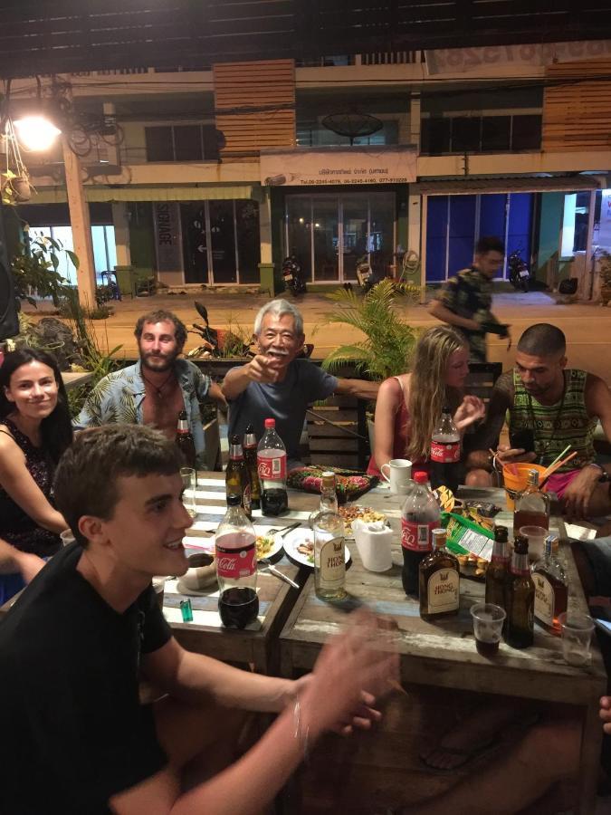 Phangan Barsay Hostel ท้องศาลา ภายนอก รูปภาพ